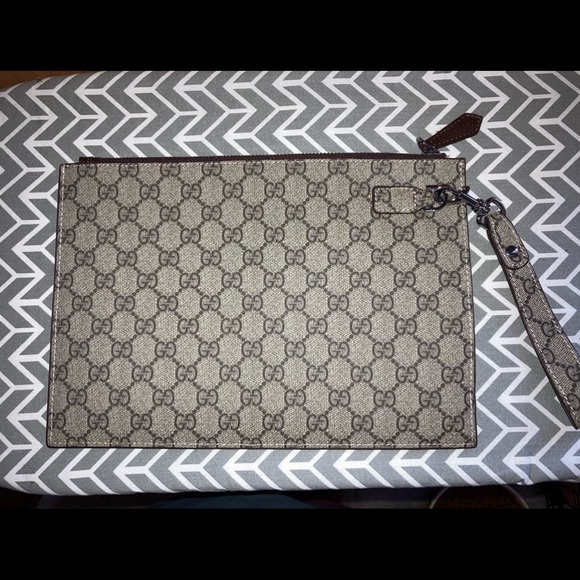 Gucci Snake Wristlet - Picture 2 of 4